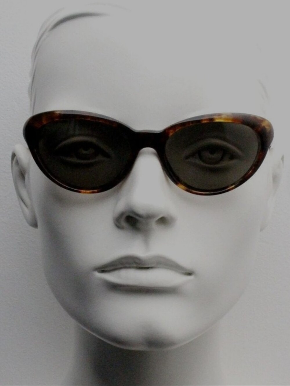 Guess 90's Vintage Cat Eye Sunglasses - In Chic Tortiose Brown Lenses Euc! Rare